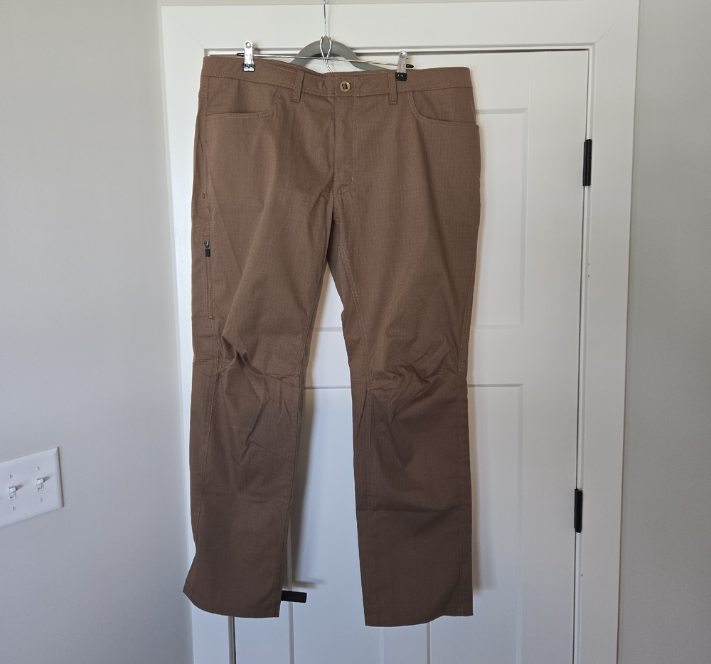 Under Armour Men's Tan Chinos